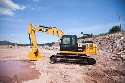 卡特挖掘機(jī)行走跑偏自行排除解決方法